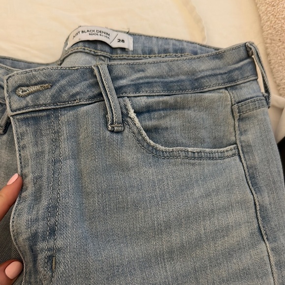 Just black light wash jeans - Picture 3 of 3